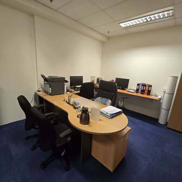 Royal Group Building, 3 Phillip Street, 1,600 sqft, Office For Rent, by Sky Sum, 500135750 - Study - CommercialGuru.com.sg