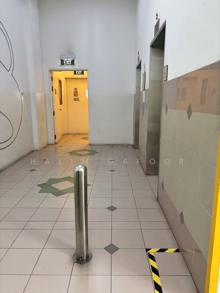 Citilink Warehouse Complex, 102E Pasir Panjang Road, 1,195 sqft, Light Industrial (B1) For Rent, by Halim Gafoor, 500135757 - Corridor - CommercialGuru.com.sg