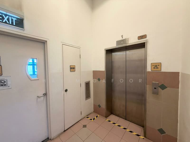 Citilink Warehouse Complex, 102E Pasir Panjang Road, 1,195 sqft, Light Industrial (B1) For Rent, by Halim Gafoor, 500135757 - Corridor - CommercialGuru.com.sg