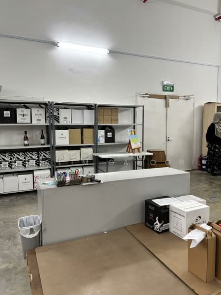 Citilink Warehouse Complex, 102E Pasir Panjang Road, 1,195 sqft, Light Industrial (B1) For Rent, by Halim Gafoor, 500135757 - Interior - CommercialGuru.com.sg