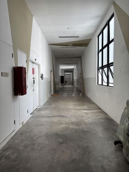 Citilink Warehouse Complex, 102E Pasir Panjang Road, 1,195 sqft, Light Industrial (B1) For Rent, by Halim Gafoor, 500135757 - Corridor - CommercialGuru.com.sg