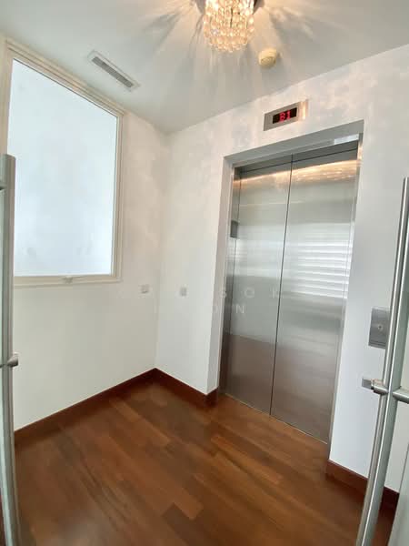 Saint Thomas Suites, 33 St Thomas Walk, 3 Bedrooms, 1,819 sqft, Condominium For Rent, by Gan Sok Hoon, 500135777 - Private lift lobby - PropertyGuru.com.sg