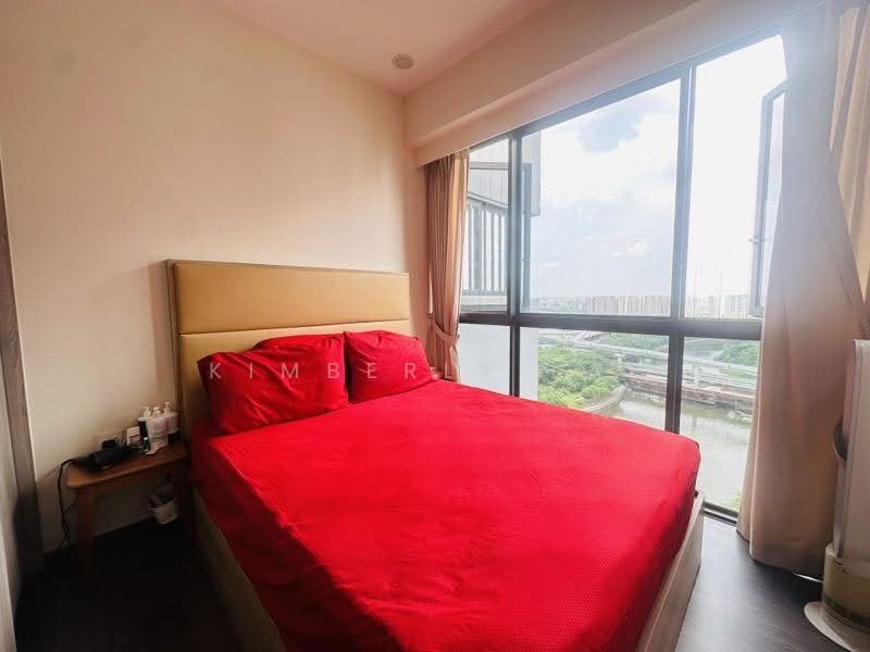 Near MRT/LRT, one of the D19's cheapest 3 bed 3 bath + helper's room. 1km to 6 pri schs, , 4 Bedrooms, 1,044 sqft, Condominium For Sale, by Kimberly Lai, 500135787 - Bedroom - PropertyGuru.com.sg