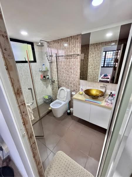 For investor/own stay, big 1600sf 3B3B convertible to 4 bed. 7 mins’ to MRT, 4% rental yield., , 4 Bedrooms, 1,615 sqft, Condominium For Sale, by Kimberly Lai, 500135813 - Bathroom - PropertyGuru.com.sg