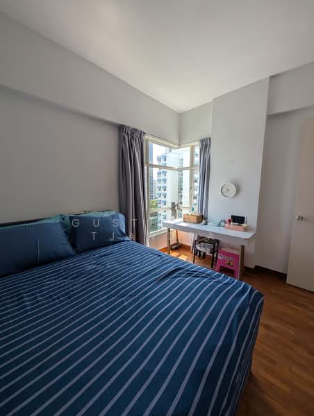 Oleander Towers, 913 Lorong 1 Toa Payoh, 2 Bedrooms, 861 sqft, Apartment For Rent, by Gusthinah Tjandra, 500135817 - Master Bedroom - PropertyGuru.com.sg