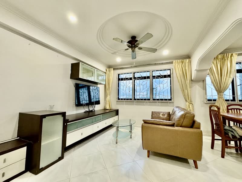 18 Cantonment Close, 18 Cantonment Close, 3 Bedrooms, 969 sqft, HDB Flat For Rent, by Jeric Leong, 500135819 - Living Room - PropertyGuru.com.sg