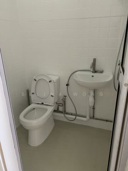 Soo Chow Garden, Soo Chow Garden Road, 4 Bedrooms, 2,154 sqft, Terraced House For Sale, by Selina Wong, 500135827 - Bathroom - PropertyGuru.com.sg