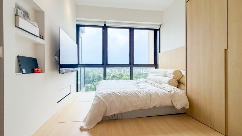 Whistler Grand, 107 West Coast Vale, 2 Bedrooms, 764 sqft, Condominium For Sale, by Keith Lim, 500135836 - Bedroom - PropertyGuru.com.sg