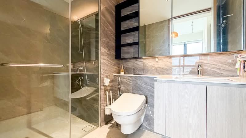 Whistler Grand, 107 West Coast Vale, 2 Bedrooms, 764 sqft, Condominium For Sale, by Keith Lim, 500135836 - Bathroom - PropertyGuru.com.sg