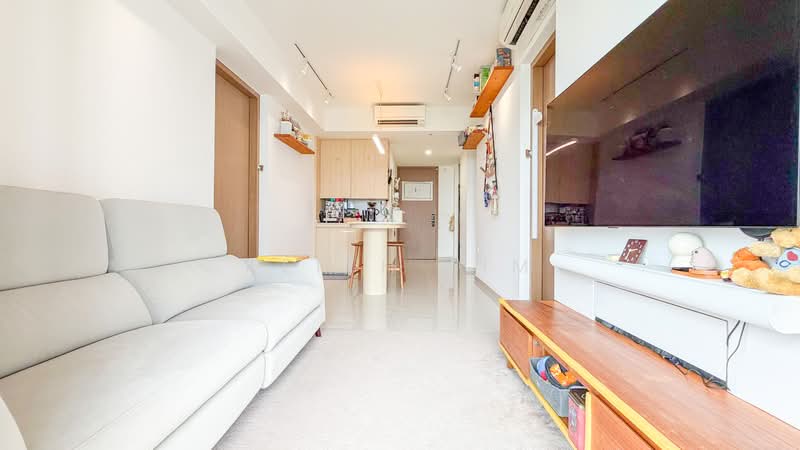 Whistler Grand, 107 West Coast Vale, 2 Bedrooms, 764 sqft, Condominium For Sale, by Keith Lim, 500135836 - Living Room - PropertyGuru.com.sg
