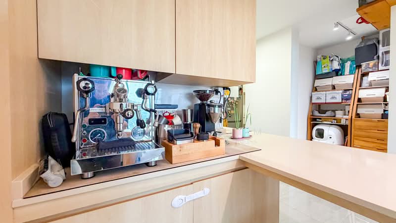Whistler Grand, 107 West Coast Vale, 2 Bedrooms, 764 sqft, Condominium For Sale, by Keith Lim, 500135836 - Kitchen - PropertyGuru.com.sg
