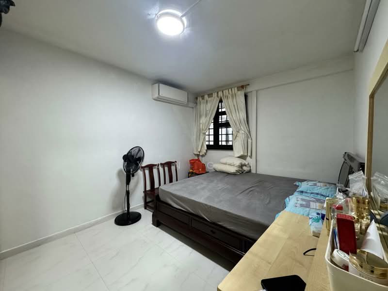 27 Toa Payoh East, 27 Toa Payoh East, 2 Bedrooms, 721 sqft, HDB Flat For Sale, by Iyan Goh, 500135840 - Bedroom - PropertyGuru.com.sg