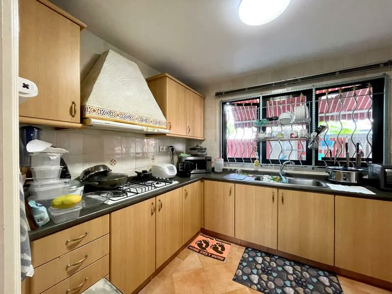The Springfield, 133 Chempaka Kuning Link, 5 Bedrooms, 2,529 sqft, Terraced House For Sale, by Michael Wong, 500135845 - Kitchen - PropertyGuru.com.sg