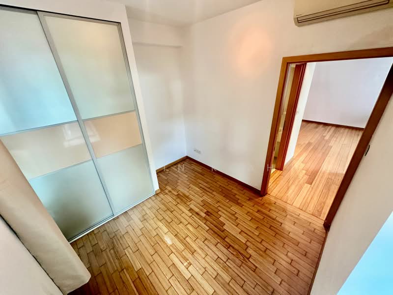 Parc Emily, 11 Mount Emily Road, 2 Bedrooms, 904 sqft, Condominium For Sale, by Kavin Kuah, 500135847 - Interior - PropertyGuru.com.sg