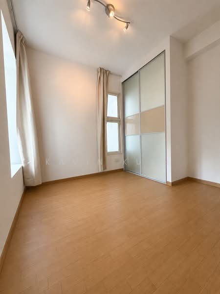 Parc Emily, 11 Mount Emily Road, 2 Bedrooms, 904 sqft, Condominium For Sale, by Kavin Kuah, 500135847 - Interior - PropertyGuru.com.sg