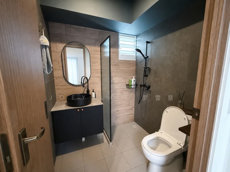 621A Tampines Street 61, 621A Tampines Street 61, 2 Bedrooms, 742 sqft, HDB Flat For Sale, by Joey Loh 罗雪慧, 500135848 - Bathroom - PropertyGuru.com.sg