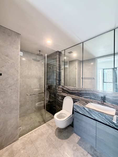 Margaret Ville, 20 Margaret Drive, 2 Bedrooms, 700 sqft, Condominium For Rent, by Keenan Tan, 500135849 - Master Bathroom - PropertyGuru.com.sg