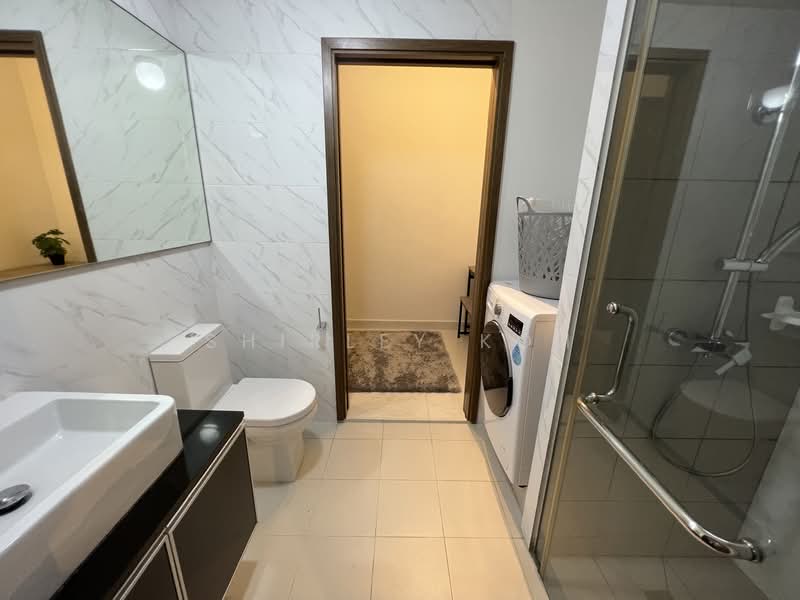 Loft @ Nathan, 31 Nathan Road, 2 Bedrooms, 463 sqft, Condominium For Sale, by Shirley Koh, 500135865 - Bathroom - PropertyGuru.com.sg