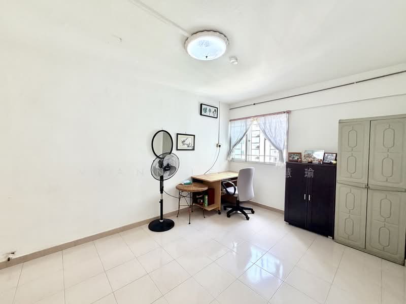 675 Hougang Avenue 8, 675 Hougang Avenue 8, 3 Bedrooms, 1,119 sqft, HDB Flat For Sale, by Veann Lee 李慧瑜, 500135868 - Study - PropertyGuru.com.sg