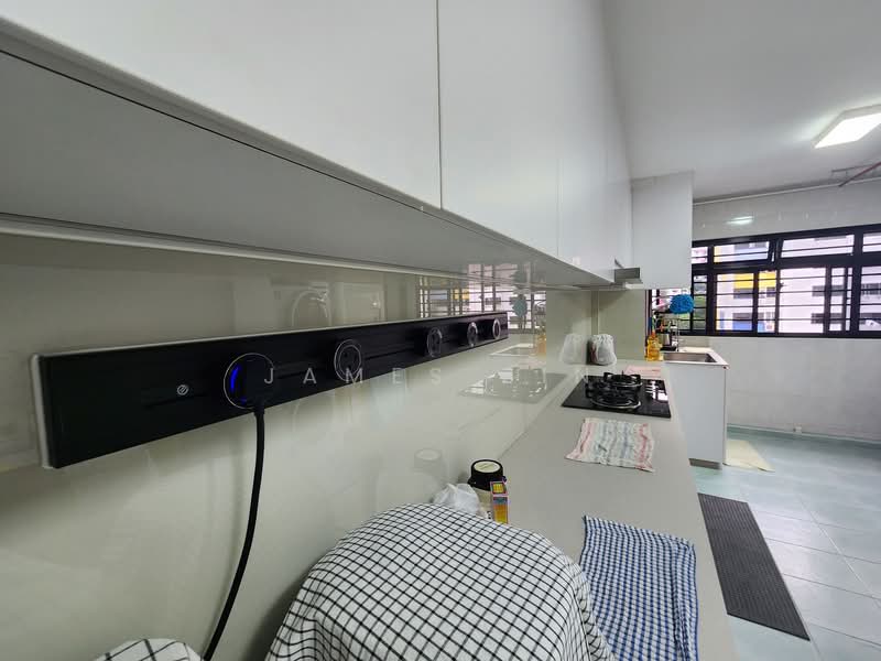 411 Commonwealth Avenue West, 411 Commonwealth Avenue West, 3 Bedrooms, 1,055 sqft, HDB Flat For Sale, by James Sin, 500135871 - Kitchen - PropertyGuru.com.sg
