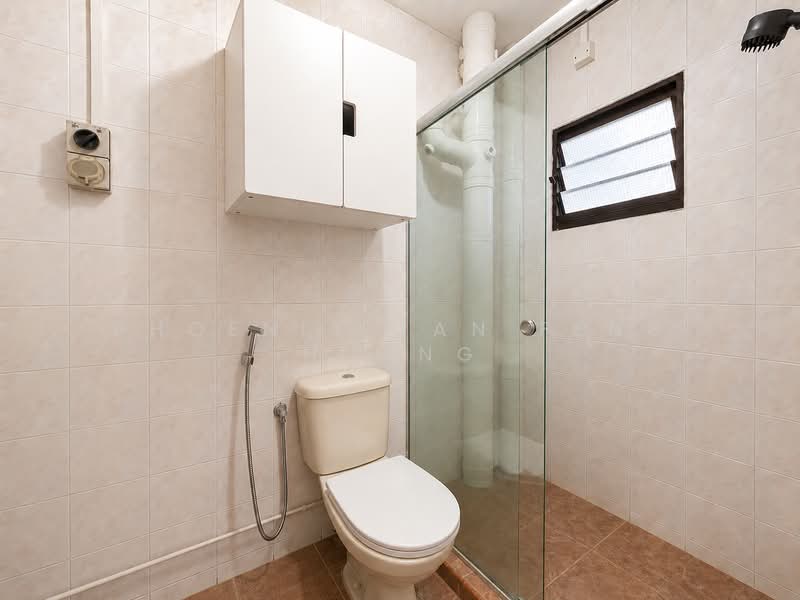 125 Rivervale Street, 125 Rivervale Street, 3 Bedrooms, 1,076 sqft, HDB Flat For Sale, by Phoenix Tan Feng Huang, 500135875 - Bathroom - PropertyGuru.com.sg
