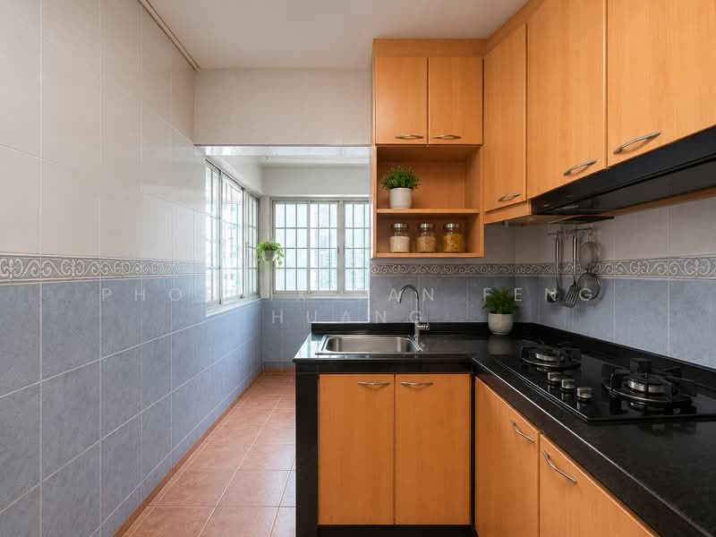 125 Rivervale Street, 125 Rivervale Street, 3 Bedrooms, 1,076 sqft, HDB Flat For Sale, by Phoenix Tan Feng Huang, 500135875 - Kitchen - PropertyGuru.com.sg