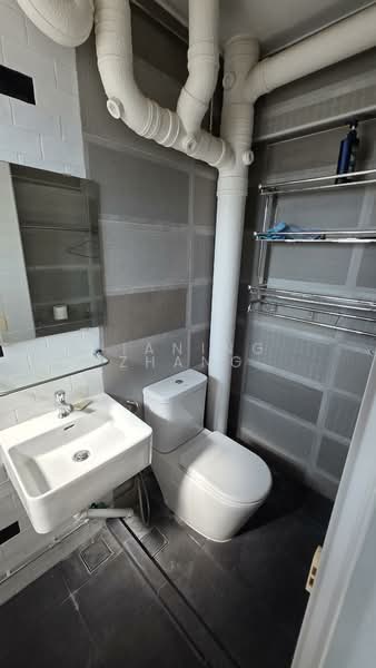 946 Jurong West Street 91, 946 Jurong West Street 91, 3 Bedrooms, 1,108 sqft, HDB Flat For Rent, by Jianing Zhang, 500135891 - Bathroom - PropertyGuru.com.sg