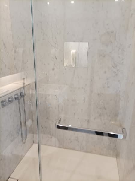 Scotts Square, 8 Scotts Road, 1 Bedroom, 624 sqft, Condominium For Sale, by Marge Christy Ho, 500135893 - Bathroom - PropertyGuru.com.sg