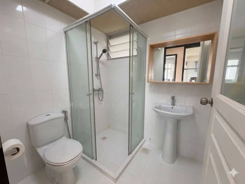 329B Anchorvale Street, 329B Anchorvale Street, 3 Bedrooms, 93 sqft, HDB Flat For Sale, by Kristine Tan, 500135909 - Bathroom - PropertyGuru.com.sg