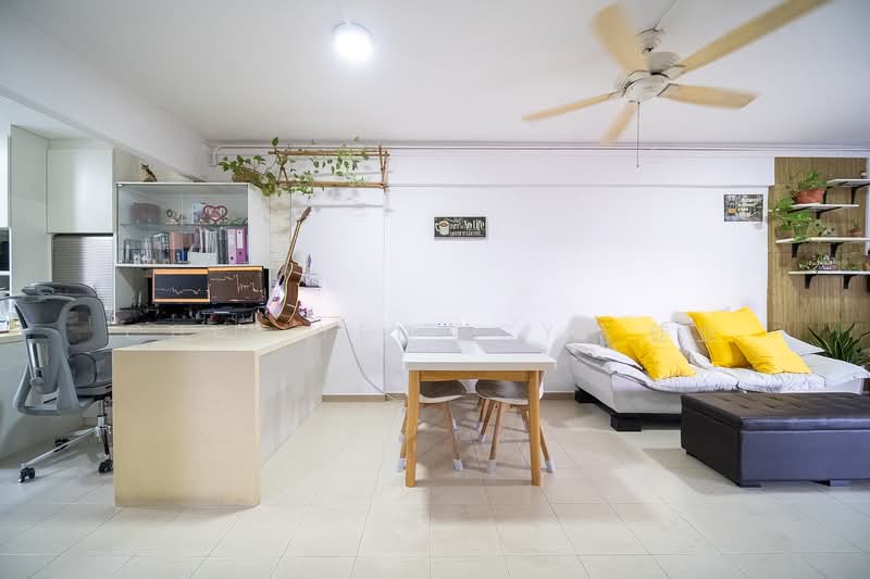 203 Yishun Street 21, 203 Yishun Street 21, 2 Bedrooms, 721 sqft, HDB Flat For Sale, by Chia Yei (CY) 佳业, 500135914 - Study - PropertyGuru.com.sg