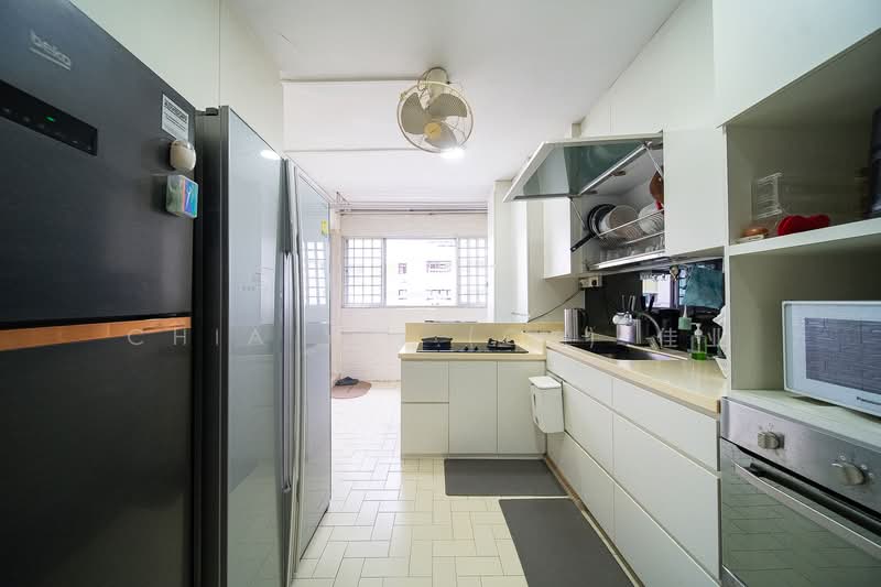 203 Yishun Street 21, 203 Yishun Street 21, 2 Bedrooms, 721 sqft, HDB Flat For Sale, by Chia Yei (CY) 佳业, 500135914 - Kitchen - PropertyGuru.com.sg