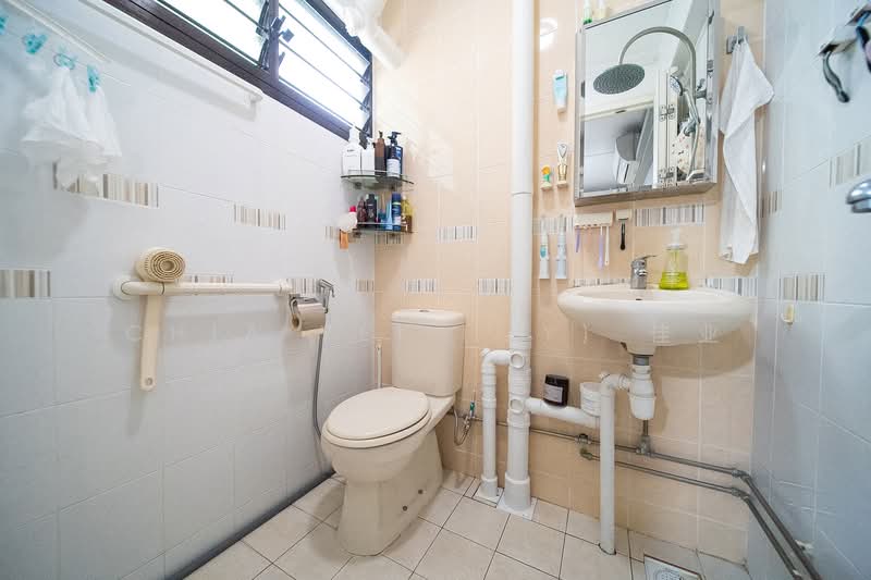 203 Yishun Street 21, 203 Yishun Street 21, 2 Bedrooms, 721 sqft, HDB Flat For Sale, by Chia Yei (CY) 佳业, 500135914 - Bathroom - PropertyGuru.com.sg