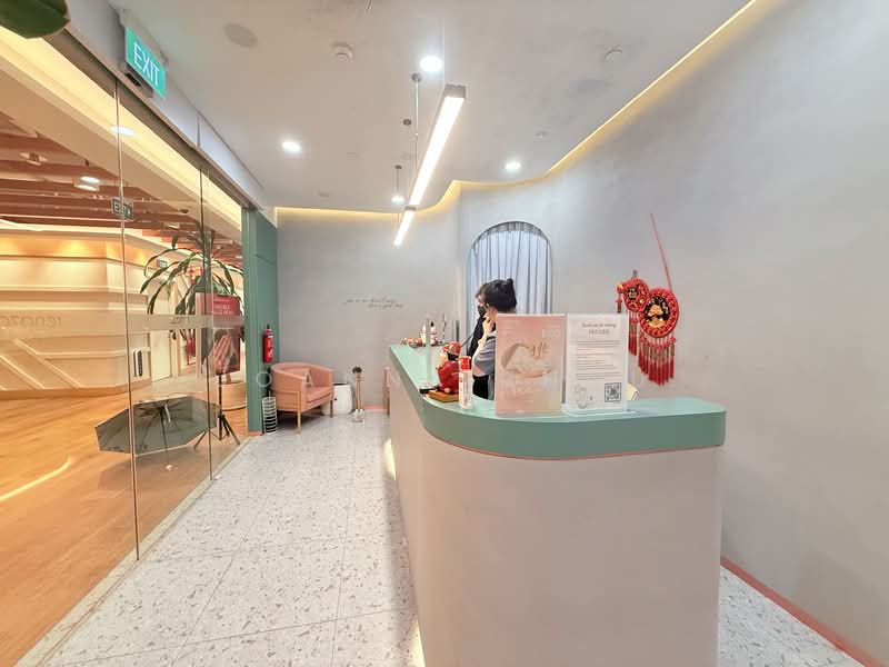 The Heeren, 260 Orchard Road, 1,507 sqft, Mall Shop For Rent, by Joanna Zhou, 500135921 - Interior - CommercialGuru.com.sg