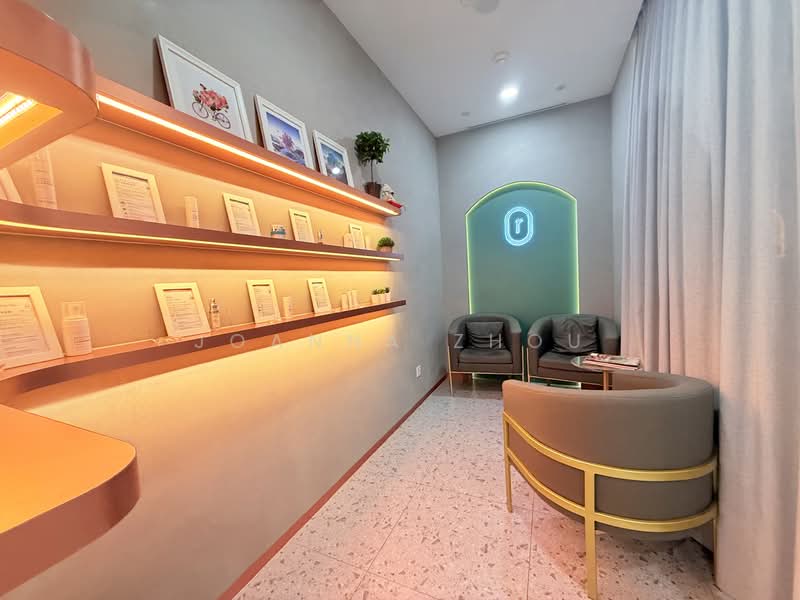 The Heeren, 260 Orchard Road, 1,507 sqft, Mall Shop For Rent, by Joanna Zhou, 500135921 - Interior - CommercialGuru.com.sg