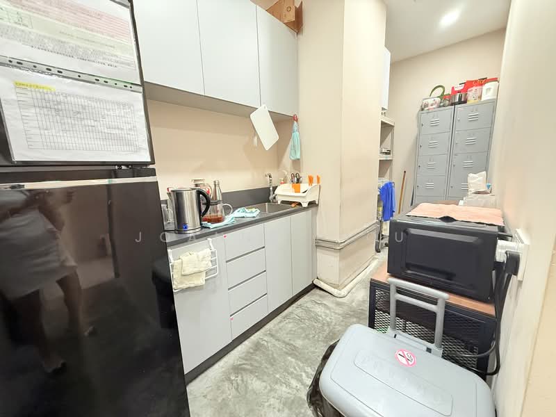 The Heeren, 260 Orchard Road, 1,507 sqft, Mall Shop For Rent, by Joanna Zhou, 500135921 - Kitchen - CommercialGuru.com.sg