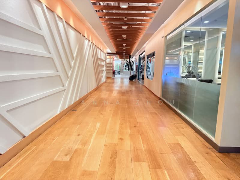 The Heeren, 260 Orchard Road, 1,507 sqft, Mall Shop For Rent, by Joanna Zhou, 500135921 - Corridor - CommercialGuru.com.sg