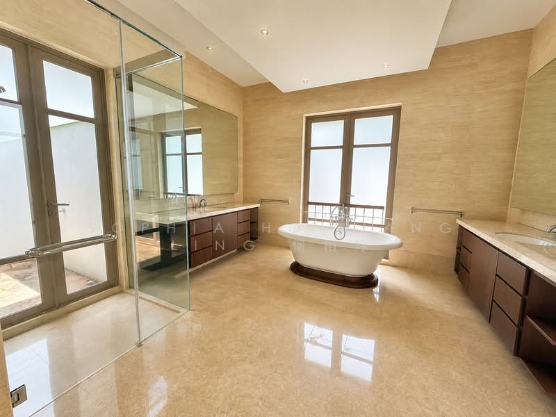 Belmont Road GCB, Belmont Road, 5 Bedrooms, 7,200 sqft, Good Class Bungalow For Rent, by Sophia Ho Xiang Ling 何相羚, 500135933 - Bathroom - PropertyGuru.com.sg