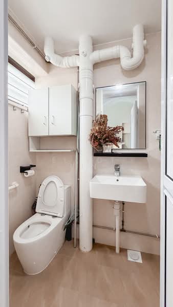 417 Fajar Road, 417 Fajar Road, 3 Bedrooms, 1,119 sqft, HDB Flat For Sale, by Elliot Lin, 500135945 - Bathroom - PropertyGuru.com.sg