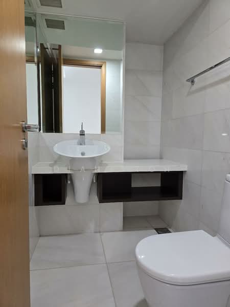 Hillcrest Villa, 1U Hillcrest Road, 5 Bedrooms, 3,154 sqft, Cluster House For Rent, by Diana Toh, 500135947 - Bathroom - PropertyGuru.com.sg