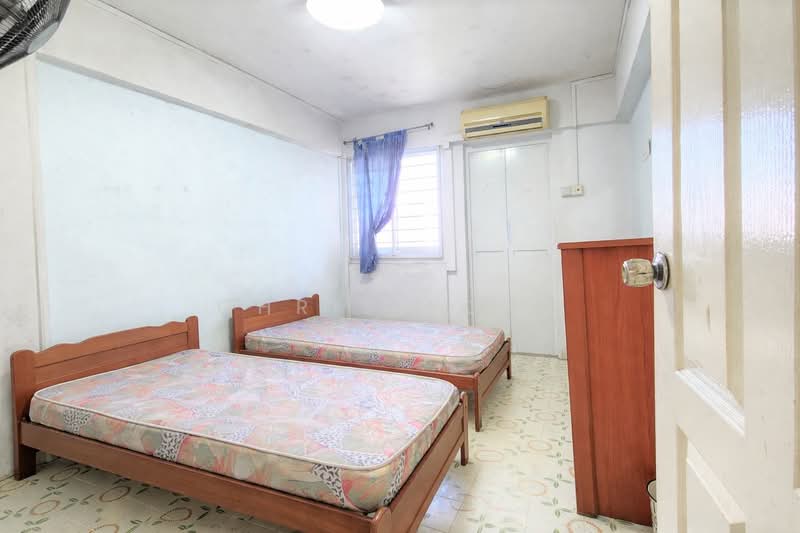 491 Jurong West Avenue 1, 491 Jurong West Avenue 1, 2 Bedrooms, 721 sqft, HDB Flat For Sale, by Chris Yong, 500135973 - Bedroom - PropertyGuru.com.sg