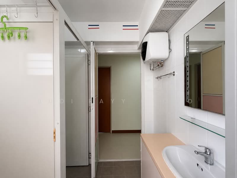 423 Clementi Avenue 1, 423 Clementi Avenue 1, 3 Bedrooms, 1,066 sqft, HDB Flat For Sale, by Budi Rayy Utomo, 500135979 - Bathroom - PropertyGuru.com.sg