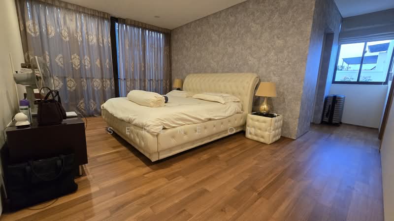 Serangoon Garden Estate, Cooling Close, 5 Bedrooms, 4,000 sqft, Corner Terrace For Rent, by Serene Ong, 500135984 - Master Bedroom (Ensuite) - PropertyGuru.com.sg