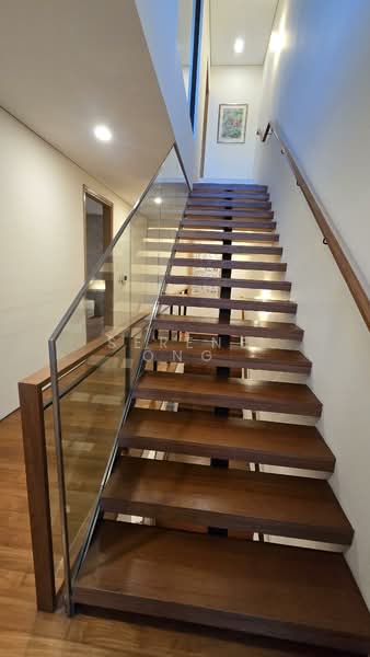 Serangoon Garden Estate, Cooling Close, 5 Bedrooms, 4,000 sqft, Corner Terrace For Rent, by Serene Ong, 500135984 - Interior Stairs - PropertyGuru.com.sg
