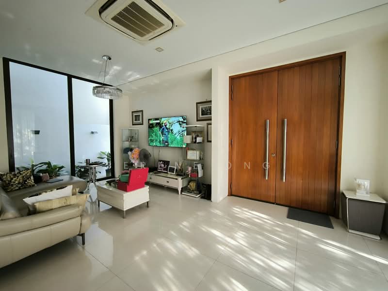 Serangoon Garden Estate, Cooling Close, 5 Bedrooms, 4,000 sqft, Corner Terrace For Rent, by Serene Ong, 500135984 - Living Room - PropertyGuru.com.sg