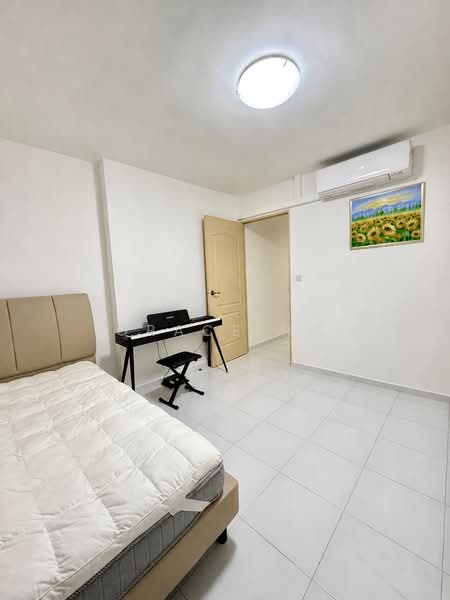 182 Edgefield Plains, 182 Edgefield Plains, 3 Bedrooms, 1,378 sqft, HDB Flat For Sale, by Grace Ng, 500135986 - Bedroom - PropertyGuru.com.sg