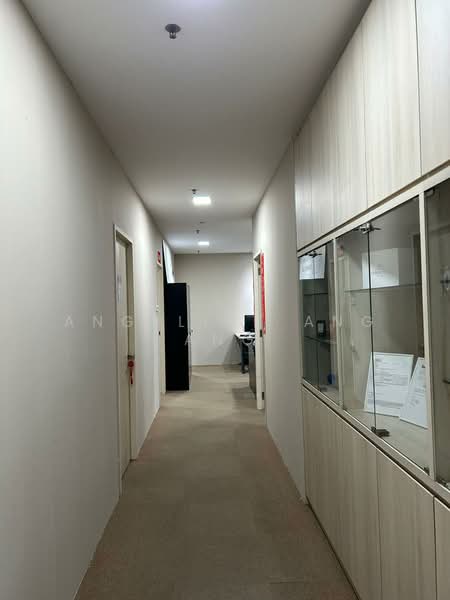 Vertex, 33 Ubi Avenue 3, 2,300 sqft, Light Industrial (B1) For Sale, by Angeline Ang Ang, 500135990 - Corridor - CommercialGuru.com.sg
