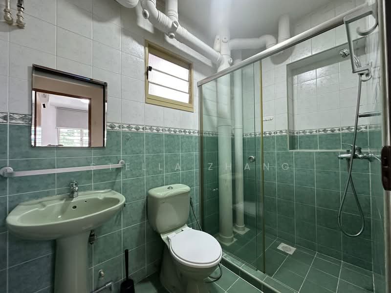 117 Edgefield Plains, 117 Edgefield Plains, 4 Bedrooms, 1,399 sqft, HDB Flat For Rent, by Stella Zhang, 500135991 - Bathroom - PropertyGuru.com.sg