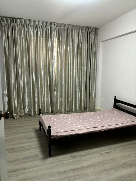 354 Clementi Avenue 2, 354 Clementi Avenue 2, 2 Bedrooms, 721 sqft, HDB Flat For Sale, by Jasmine Chan, 500135995 - Bedroom - PropertyGuru.com.sg