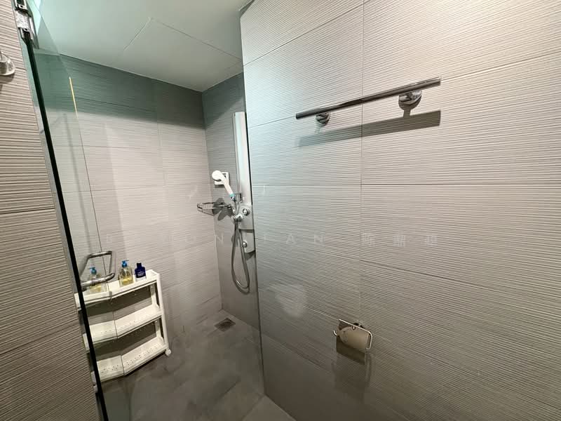 Regency Suites, 36 Kim Tian Road, 2 Bedrooms, 950 sqft, Apartment For Rent, by Baron Tan 陈鼎超, 500136004 - Bathroom - PropertyGuru.com.sg
