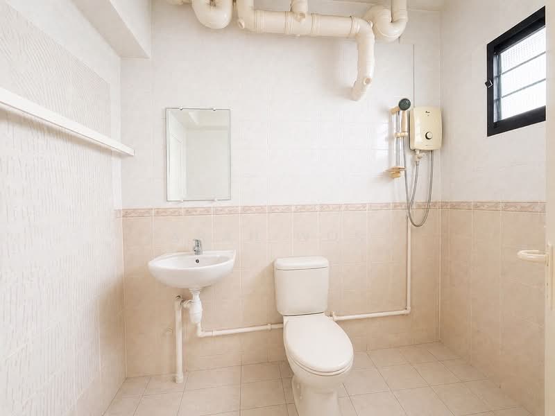 118C Jalan Membina, 118C Jalan Membina, 3 Bedrooms, 915 sqft, HDB Flat For Sale, by Sarah Wong, 500136018 - Bathroom - PropertyGuru.com.sg